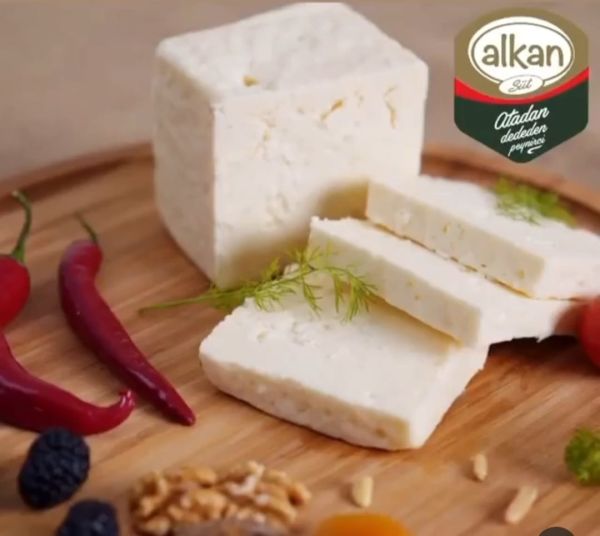 Klasik Sert İnek Peyniri (1000GR)